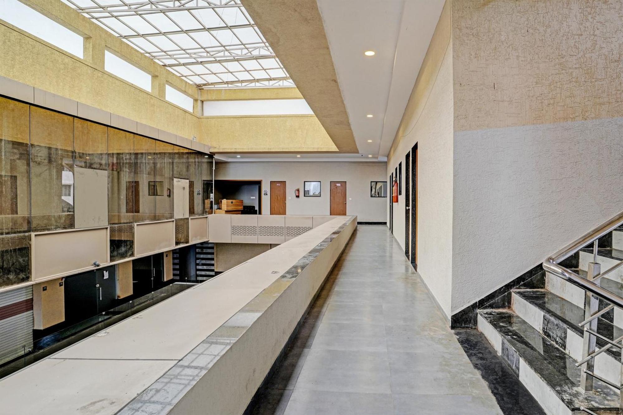 סוראט Oyo Flagship Hotel 9 מראה חיצוני תמונה