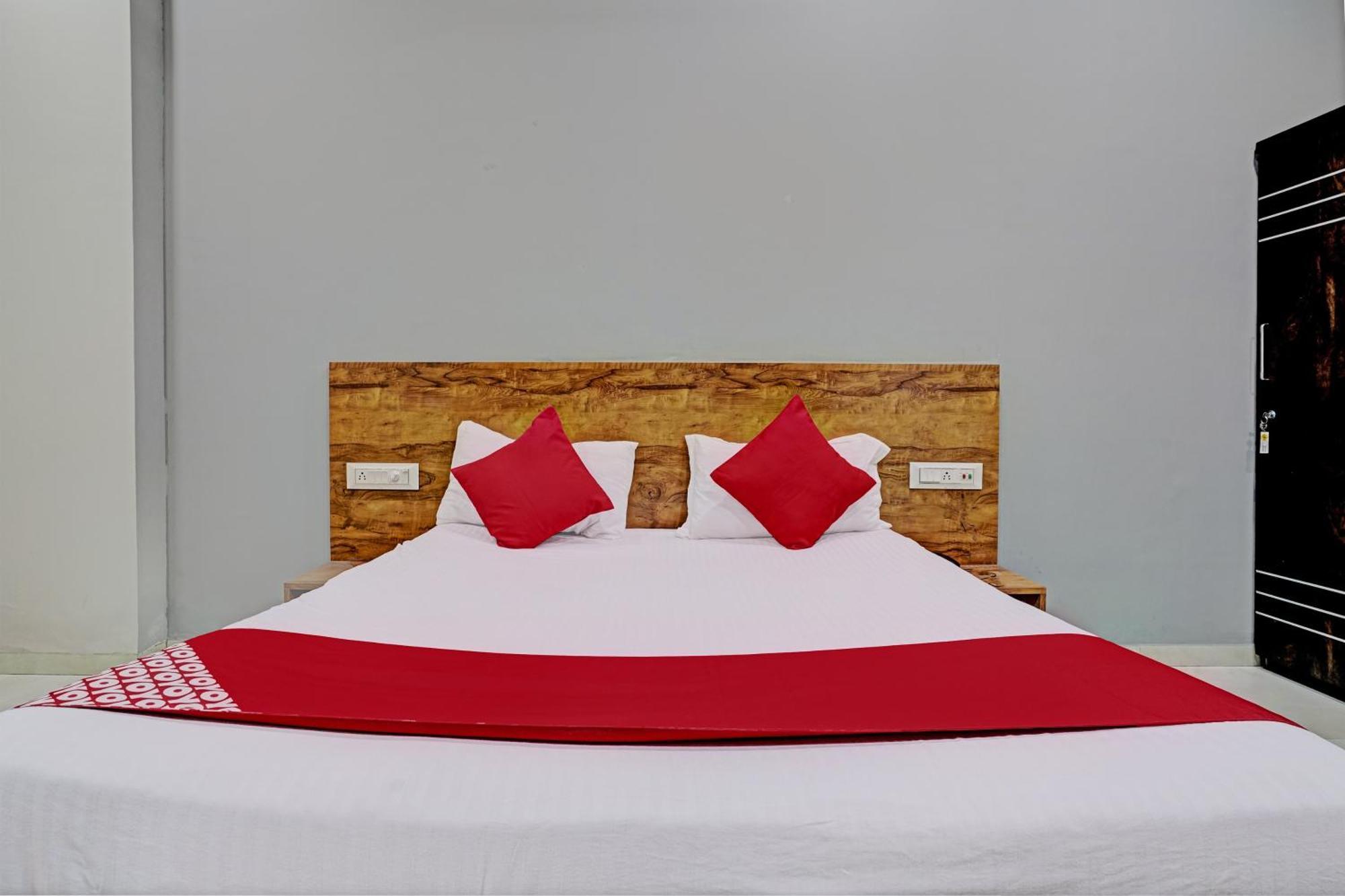 סוראט Oyo Flagship Hotel 9 מראה חיצוני תמונה