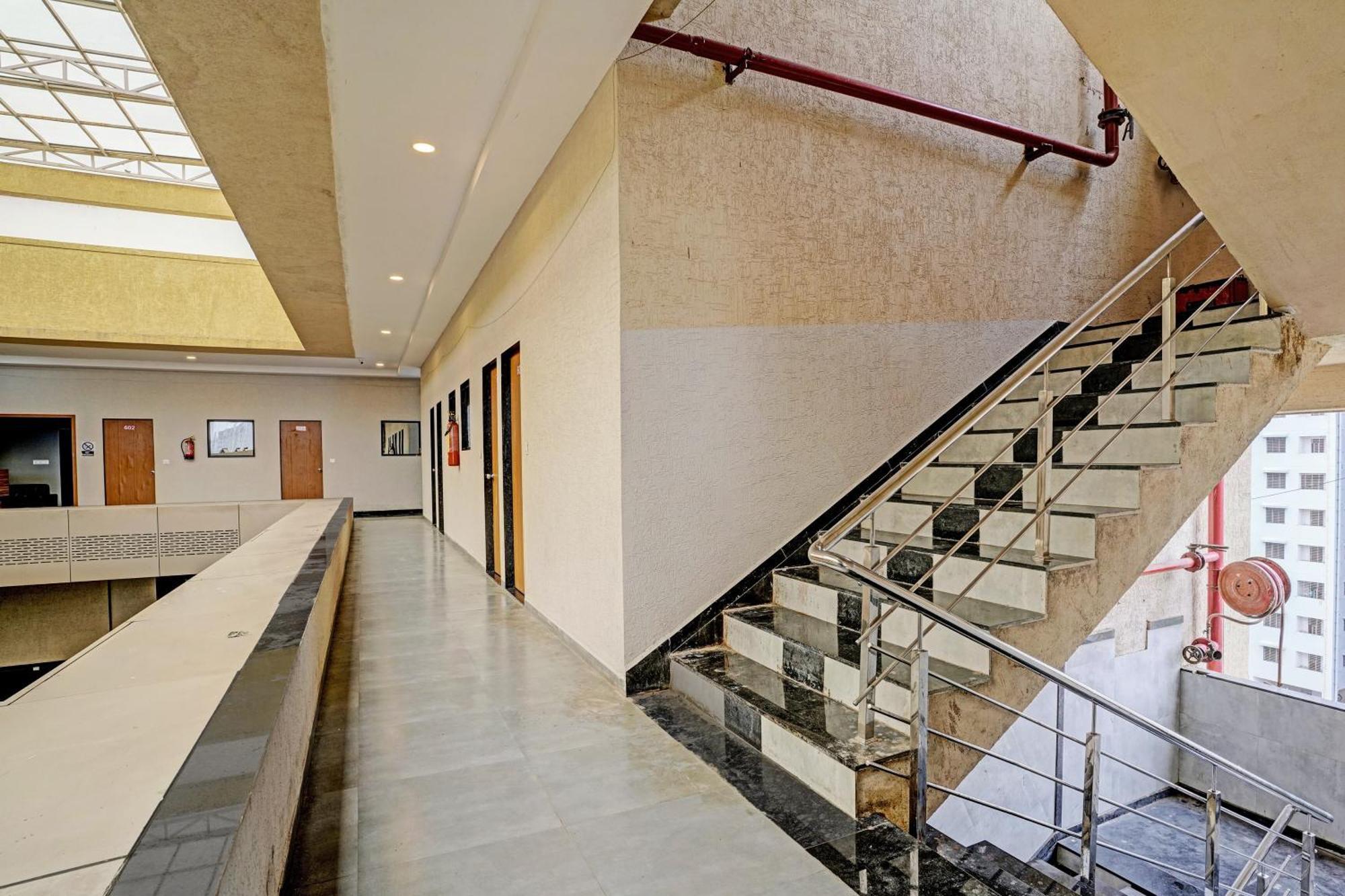 סוראט Oyo Flagship Hotel 9 מראה חיצוני תמונה